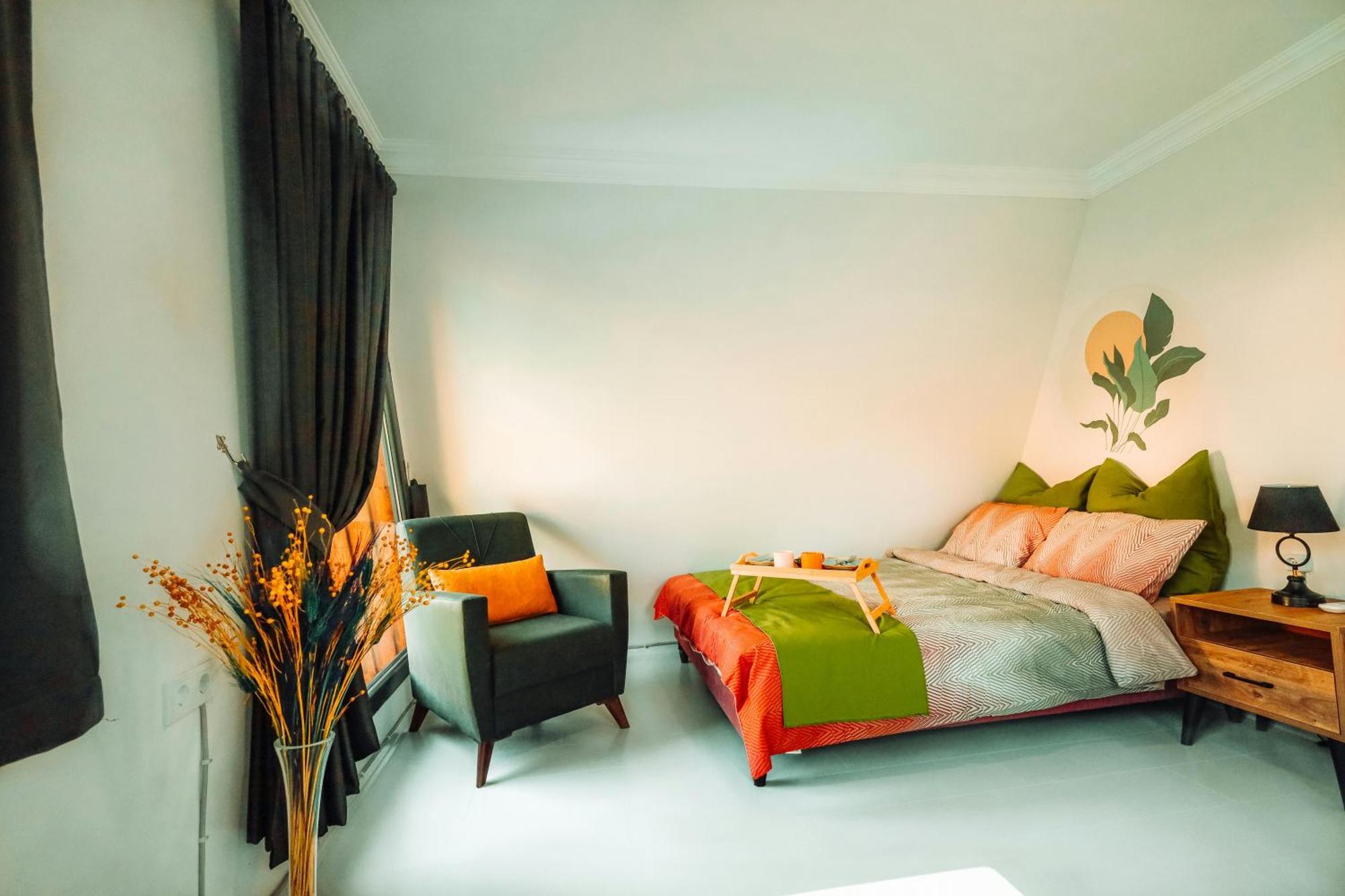 Hotel Claytone Near Delhi Airport *