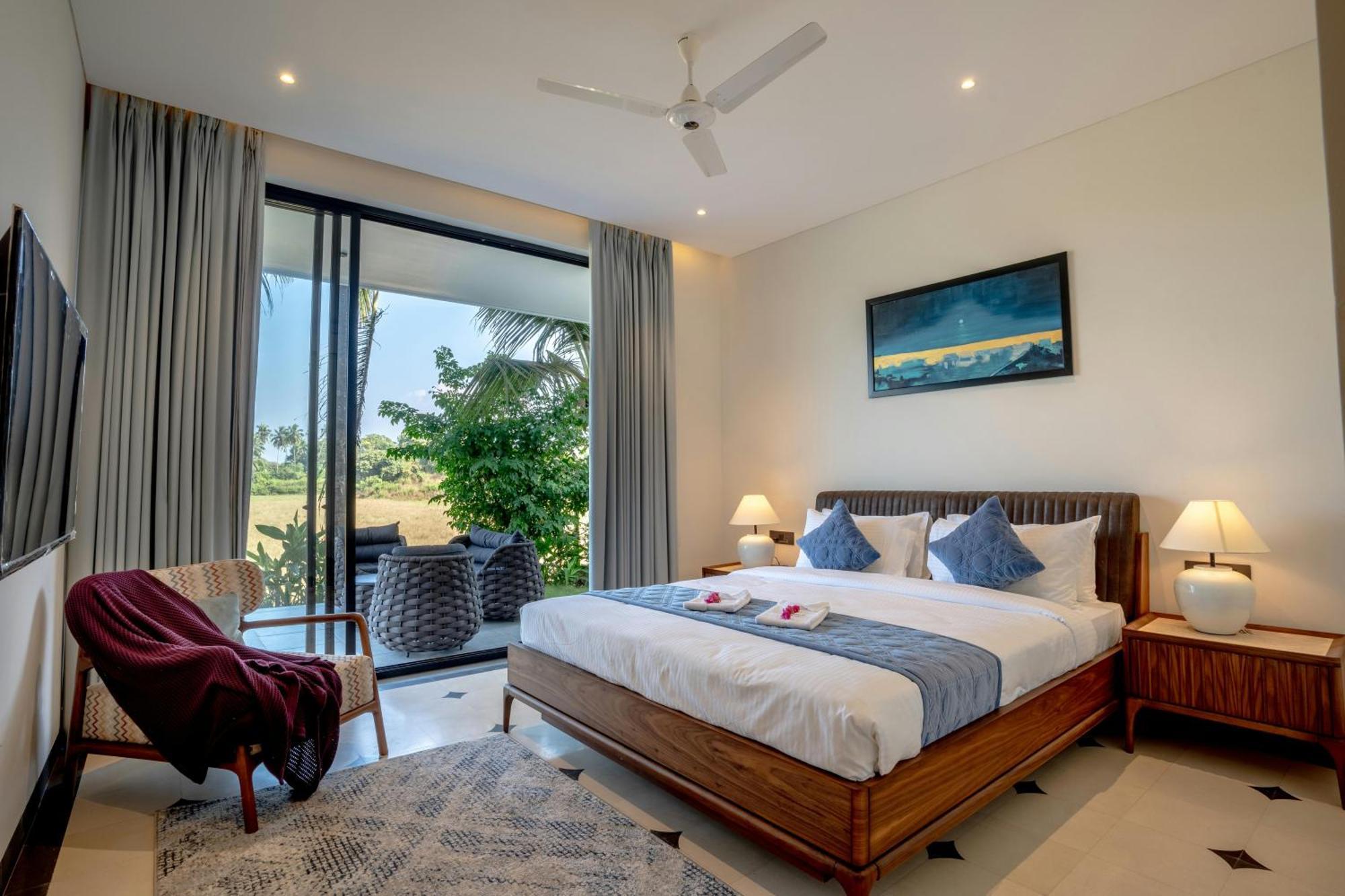 Hotel Claytone Near Delhi Airport New Delhi